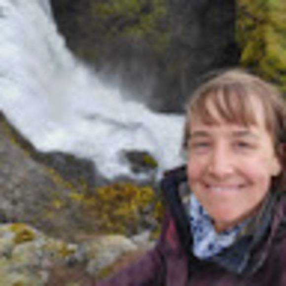 Meet your Posher, Demetria - Picture 1 of 1